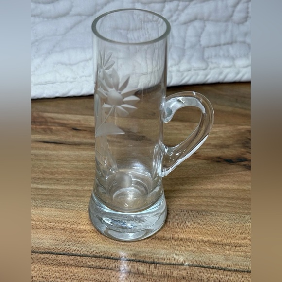 Vintage Etched Floral Hand Blown Shot Cordial Glasses Handles Set of 4, 4" Tall - Picture 2 of 9